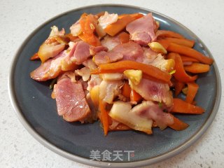 胡萝卜????炒卤肉的做法步骤：5