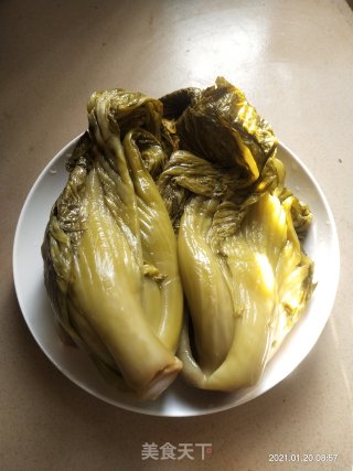 猪大肠焖酸菜的做法步骤：2