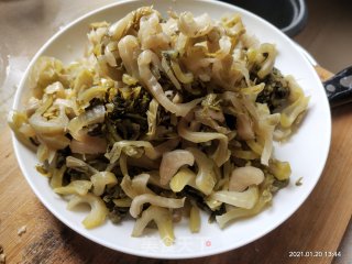 猪大肠焖酸菜的做法步骤：4