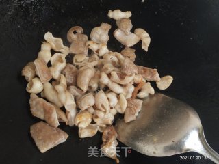 猪大肠焖酸菜的做法步骤：7