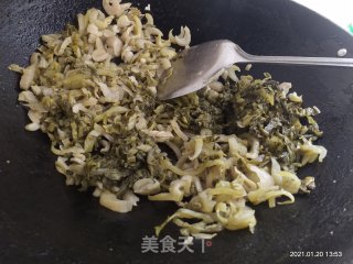 猪大肠焖酸菜的做法步骤：9