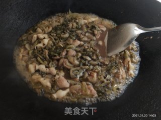 猪大肠焖酸菜的做法步骤：12