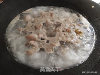 猪蹄花生汤的做法步骤：2