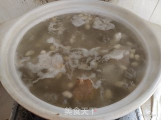 猪蹄花生汤的做法步骤：7