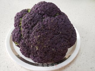 西蓝花炒木耳的做法步骤：1