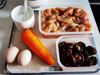 低脂的白菜肉丸炖粉条的做法步骤：1