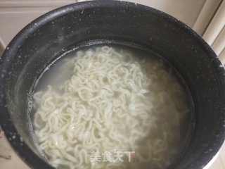 牛肉鸡蛋面的做法步骤：6