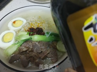 牛肉鸡蛋面的做法步骤：11