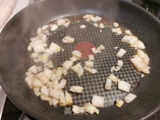 奶油口蘑胡椒酱配香煎猪里脊的做法步骤：8