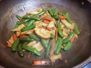 海螺片炒甜豆的做法步骤：13