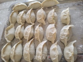 白菜三鲜水饺的做法步骤：3