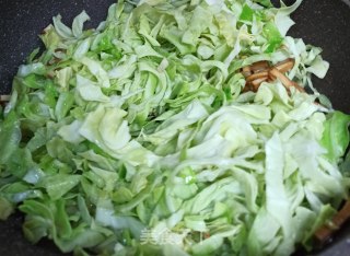 包菜丝炒香干的做法步骤：4