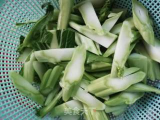 蒜蓉炒菜心的做法步骤：2