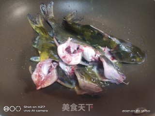 昂刺鱼萝卜丝汤的做法步骤：2