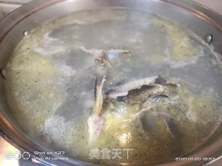 昂刺鱼萝卜丝汤的做法步骤：3