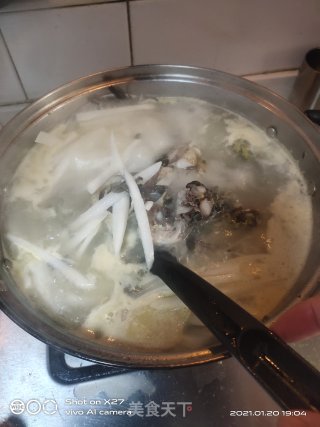 昂刺鱼萝卜丝汤的做法步骤：4