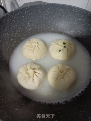 韭菜肉水煎包的做法步骤：11