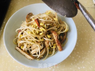 黄豆芽炒豆腐干的做法步骤：8