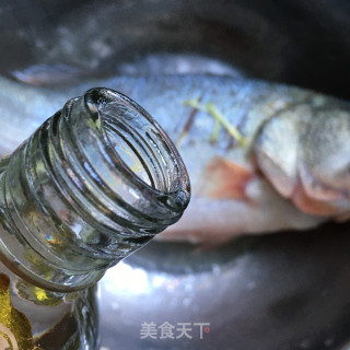 鲈鱼蒸豆皮的做法步骤：3