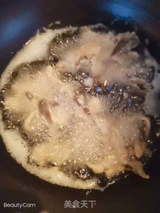 炸蘑菇的做法步骤：3