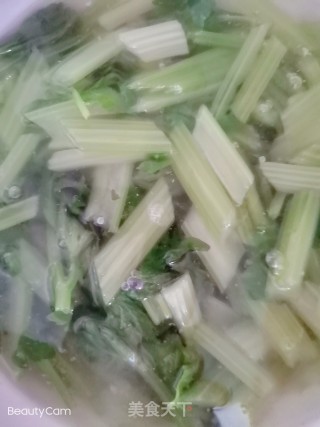 芹菜炒鸡肉的做法步骤：3