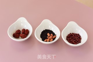 红豆黑米枣粥的做法步骤：1