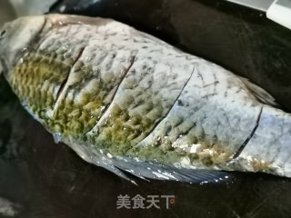 啤酒鲫鱼的做法步骤：1