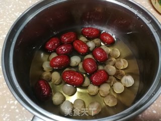 红豆红枣桂圆汤的做法步骤：1