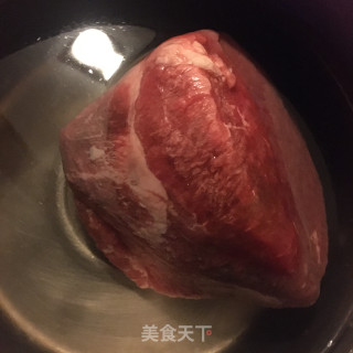 青椒炒牛里脊的做法步骤：1