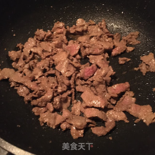 青椒炒牛里脊的做法步骤：6
