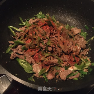 青椒炒牛里脊的做法步骤：8