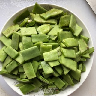 芸豆焖面的做法步骤：1