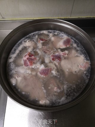 排骨萝卜汤的做法步骤：4