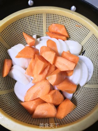 排骨萝卜汤的做法步骤：6