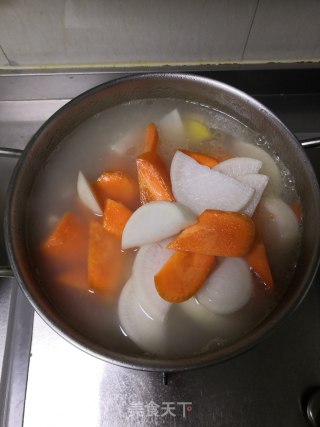 排骨萝卜汤的做法步骤：8