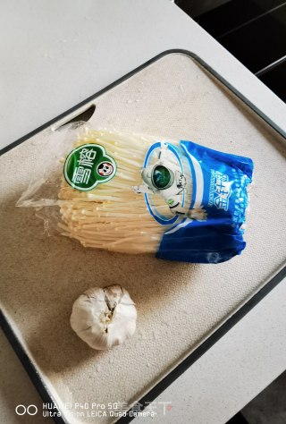 凉拌金针菇的做法步骤：1