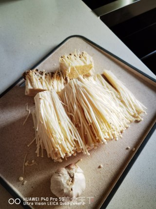 凉拌金针菇的做法步骤：2