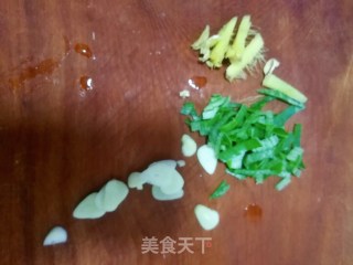 土豆干儿炒肉的做法步骤：4