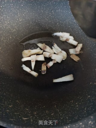芹菜炒腊肉的做法步骤：4