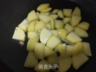 五花肉烩土豆的做法步骤：5