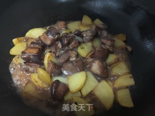 五花肉烩土豆的做法步骤：8