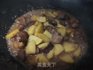 五花肉烩土豆的做法步骤：11