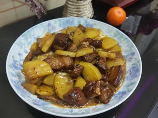 五花肉烩土豆的做法步骤：12
