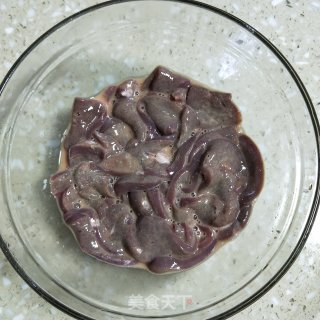 青椒炒猪肝的做法步骤：5