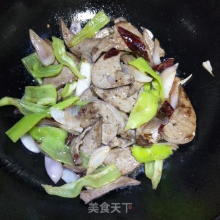 青椒炒猪肝的做法步骤：11
