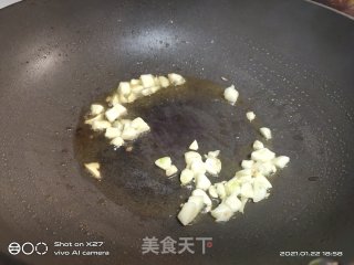 老干妈辣椒酱炒白菜的做法步骤：3