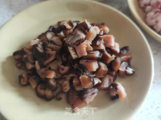 肉丁香菇炸酱的做法步骤：6