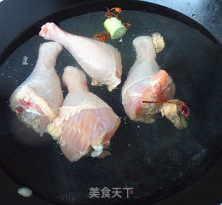花生米拌鸡腿肉的做法步骤：1