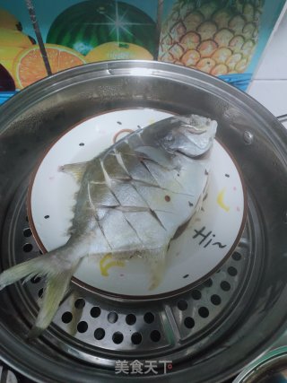 油淋金昌鱼的做法步骤：3