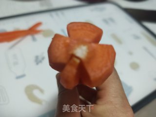 胡萝卜青椒炒虾球的做法步骤：4
